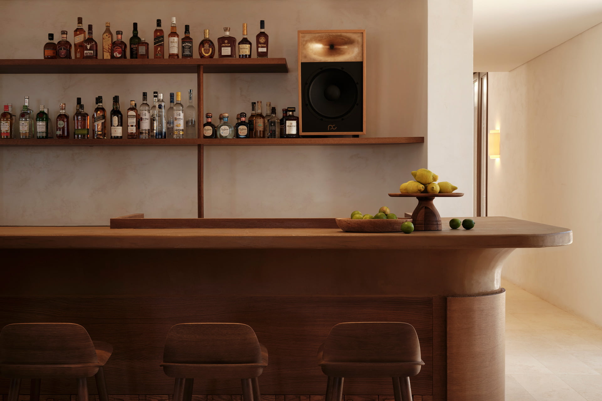 O Αυστραλός που έφτιαξε το πεντάστερο μπουτίκ ξενοδοχείο στη Φολέγανδρο