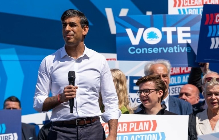 Λύσεις για το αδιέξοδο των Τόρις αναζητά (μάταια) ο Ρίσι Σούνακ – Την Τρίτη το κομματικό μανιφέστο (πινακες)