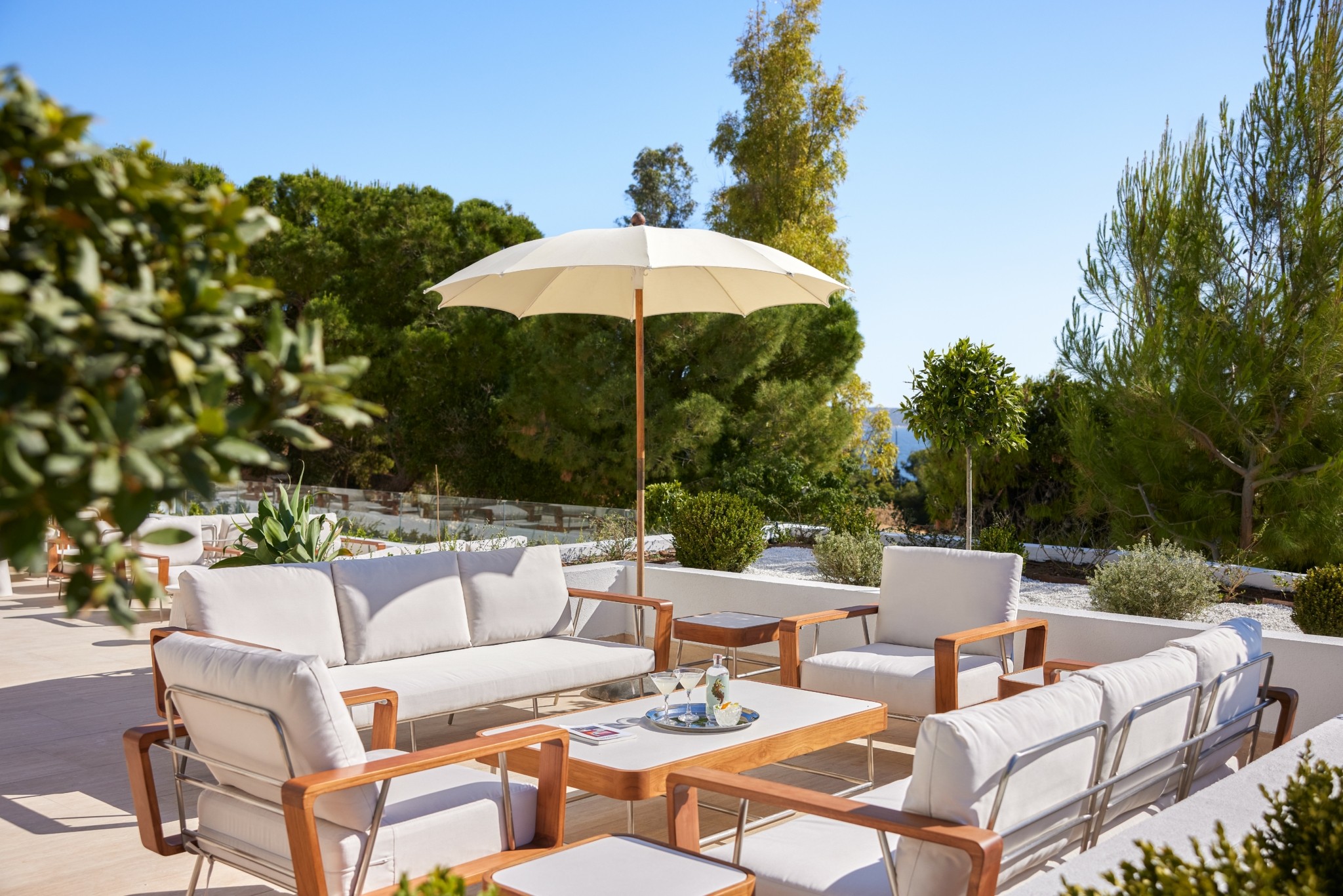 The Roc Club Βουλιαγμένη: Το ξενοδοχείο που αλλάζει την εμπειρία της Aθηναϊκής Ριβιέρας