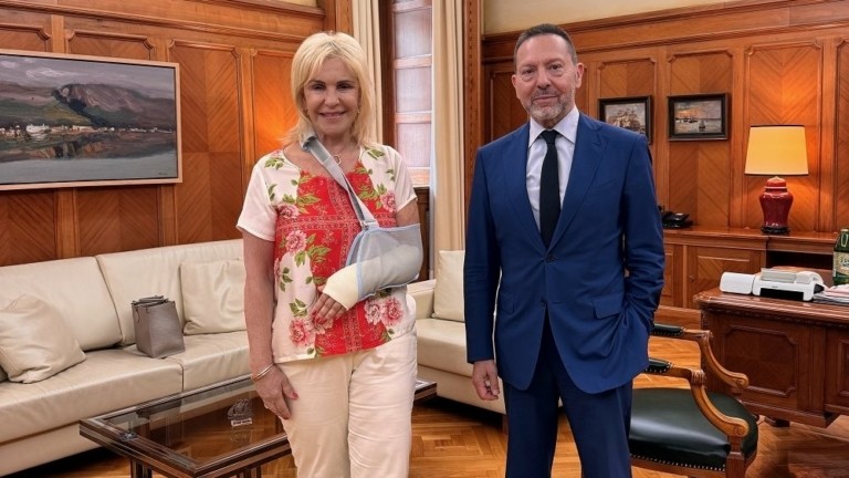 Συνάντηση της Ιουλίας Τσέτη, προέδρου και CEO του ΟΦΕΤ, με το διοικητή της ΤτΕ, Γιάννη Στουρνάρα