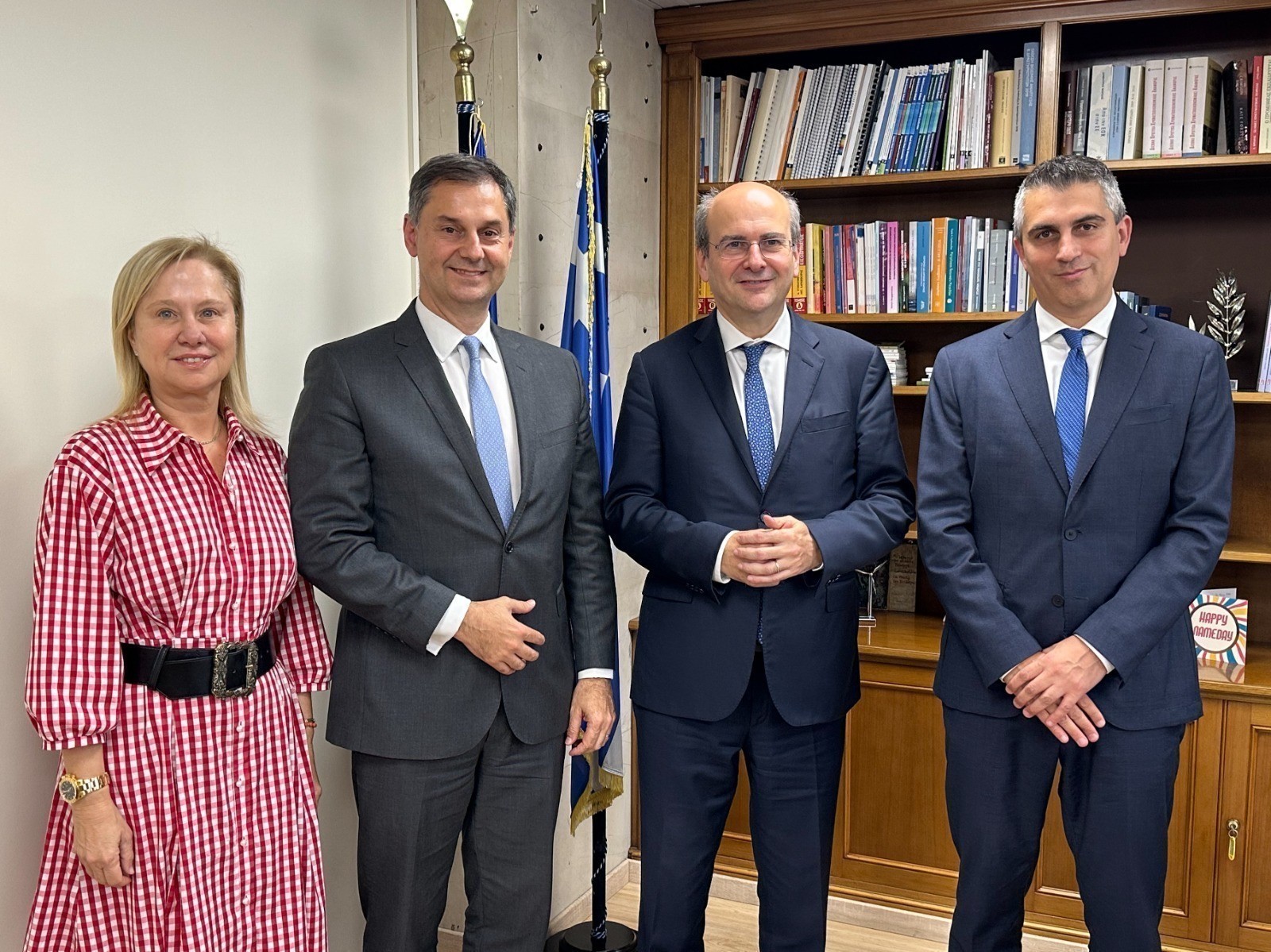 ΥΠΕΘΟ: Η τελετή παράδοσης – παραλαβής ανάμεσα στον Χάρη Θεοχάρη και τον Χρίστο Δήμα (pic)