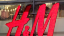 H&M: Στα $670 εκατ. τα λειτουργικά κέρδη το β΄τρίμηνο του 2024, χαμηλότερα του στόχου