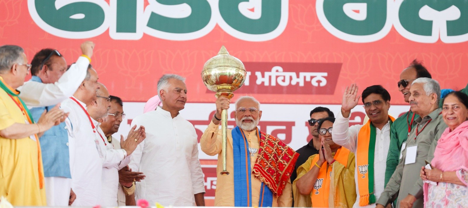 Ινδία: Η παράταξη του πρωθυπουργού Μόντι ανακήρυξε τη νίκη της στις βουλευτικές εκλογές (tweets)