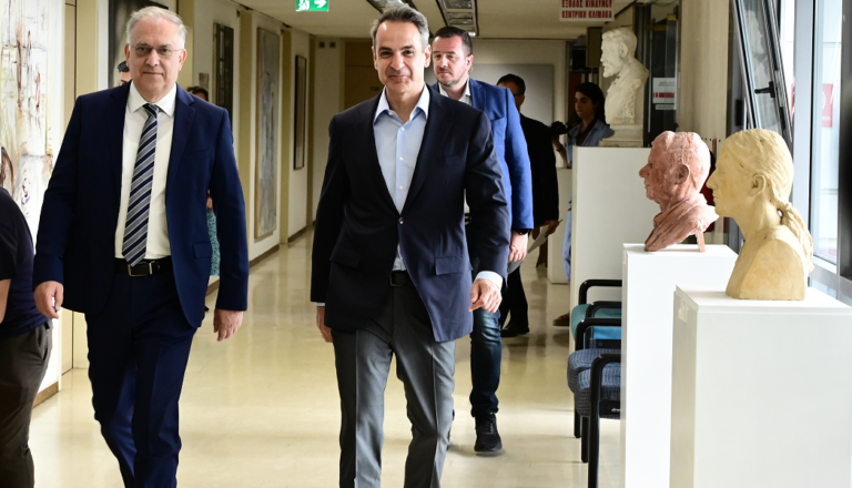 «Ολοι μαζί θα ρίξουμε τις τιμές» το μήνυμα Θεοδωρικάκου προς την αγορά – Ενισχύει τη ΔΙΜΕΑ