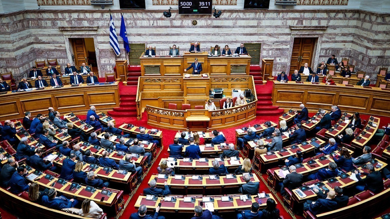 Ο οδικός χάρτης της κυβέρνησης με 12 νομοσχέδια – Πριμ παραγωγικότητας, talent visa και νέος Κ.Ο.Κ.