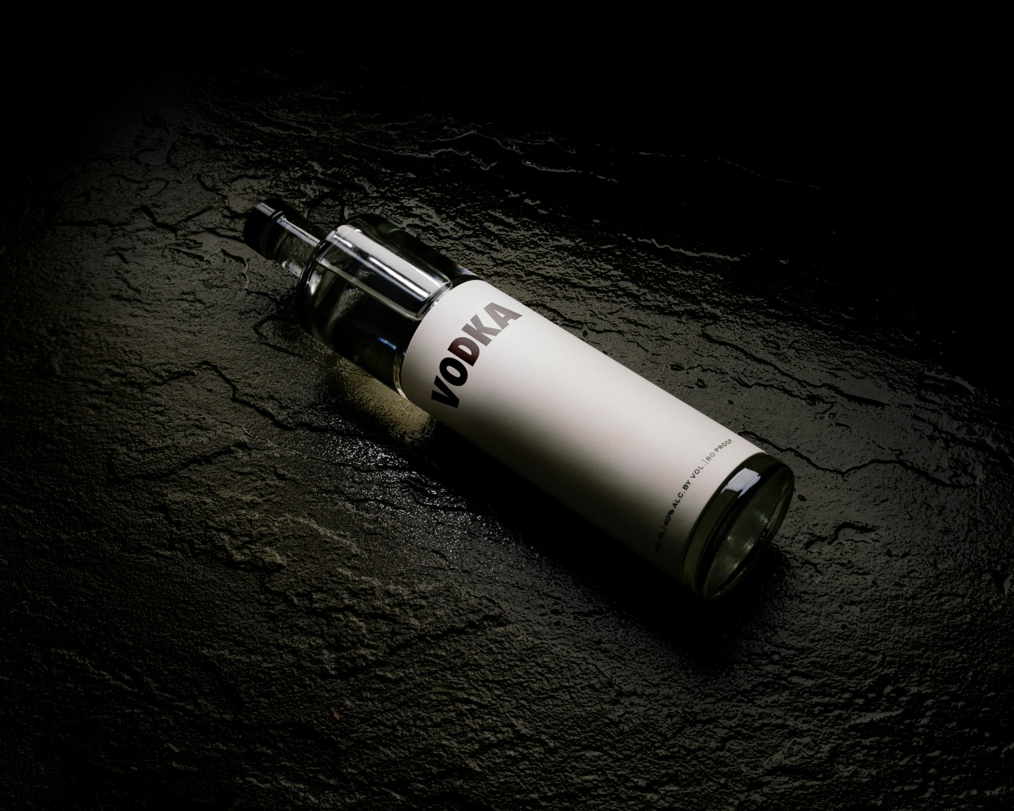 Yukos: Πρώην μέτοχοι βγάζουν σε πλειστηριασμό 18 ρωσικές μάρκες βότκας