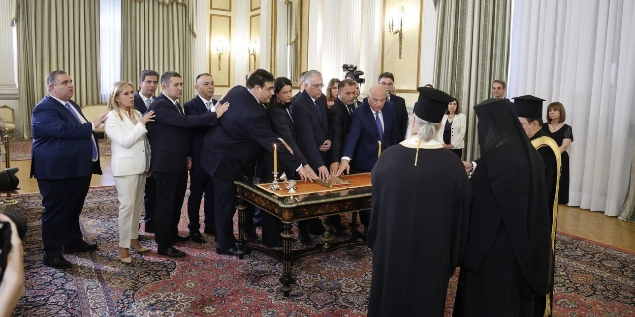 Προεδρικό Μέγαρο: Ορκίστηκαν οι νέοι υπουργοί και υφυπουργοί της κυβέρνησης