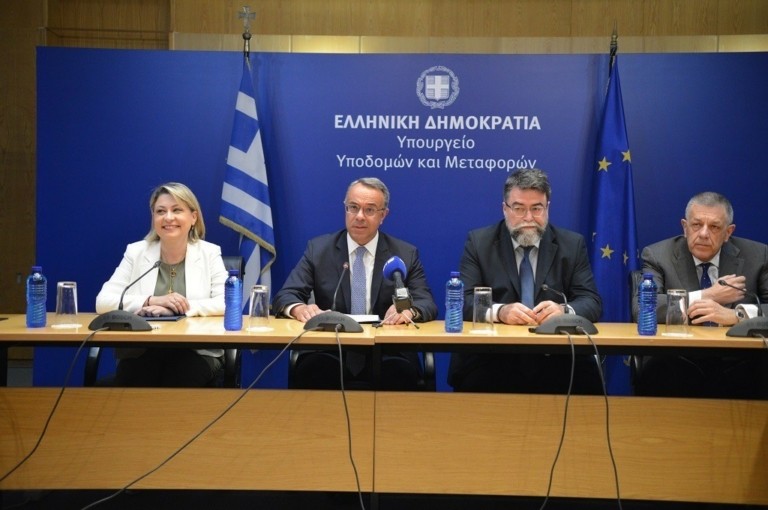 Τελετή παράδοσης-παραλαβής στο υπ. Υποδομών και Μεταφορών: Σταϊκούρας: Θα συνεχίσουμε τη σκληρή δουλειά