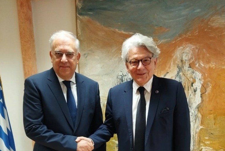 Συνάντηση Θεοδωρικάκου με τον Επίτροπο Εσωτερικής Αγοράς της Ε.Ε. Τιερί Μπρετόν