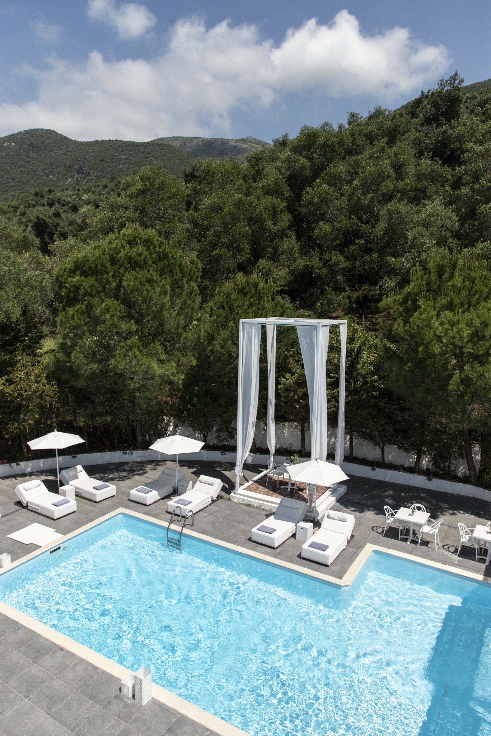 Racconto: Πώς ένα ξενοδοχείο ανέβασε τον τουριστικό πήχη της Πάργας