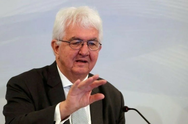 Χόλτσμαν: Η διαφοροποίηση της ΕΚΤ από τη Fed θα τροφοδοτούσε τον πληθωρισμό