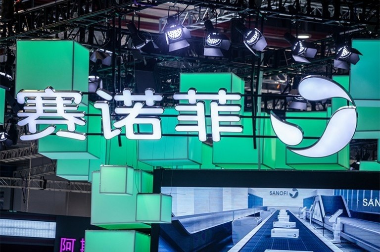 Γιατί οι φαρμακευτικοί κολοσσοί στρέφονται στην Κίνα παρά τις γεωπολιτικές εντάσεις