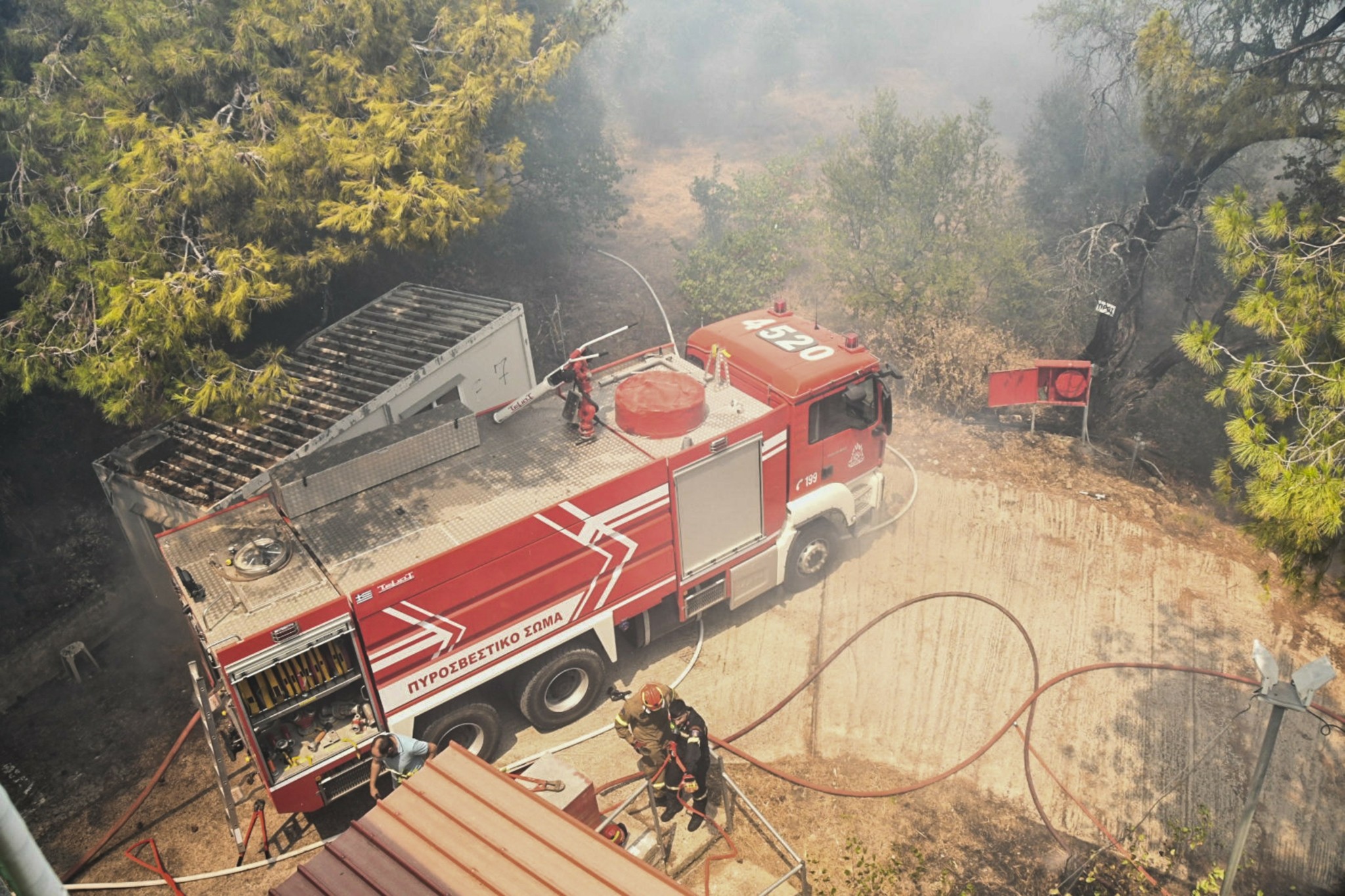 Φωτιά στην Περιμετρική Οδό Πατρών – Μηνύματα 112 στους κατοίκους (tweet + vid) (upd)
