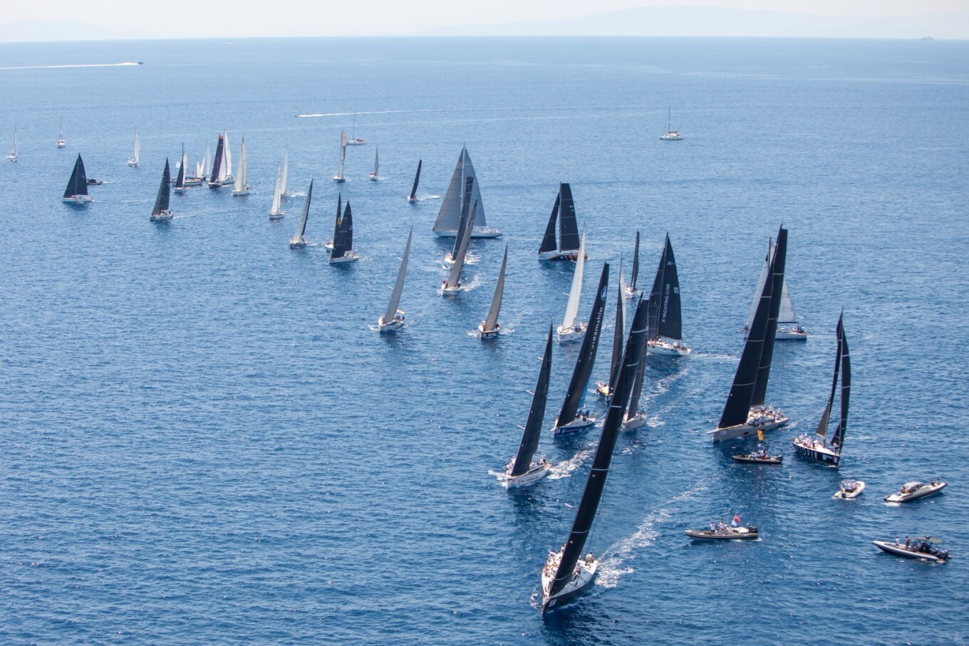 Aegean 600: Νεκρή 40χρονη Γαλλίδα στον ιστιοπλοϊκό αγώνα στην Κάρπαθο – Άνεμοι 111 χλμ./ώρα έπνεαν την ώρα της τραγωδίας (upd)