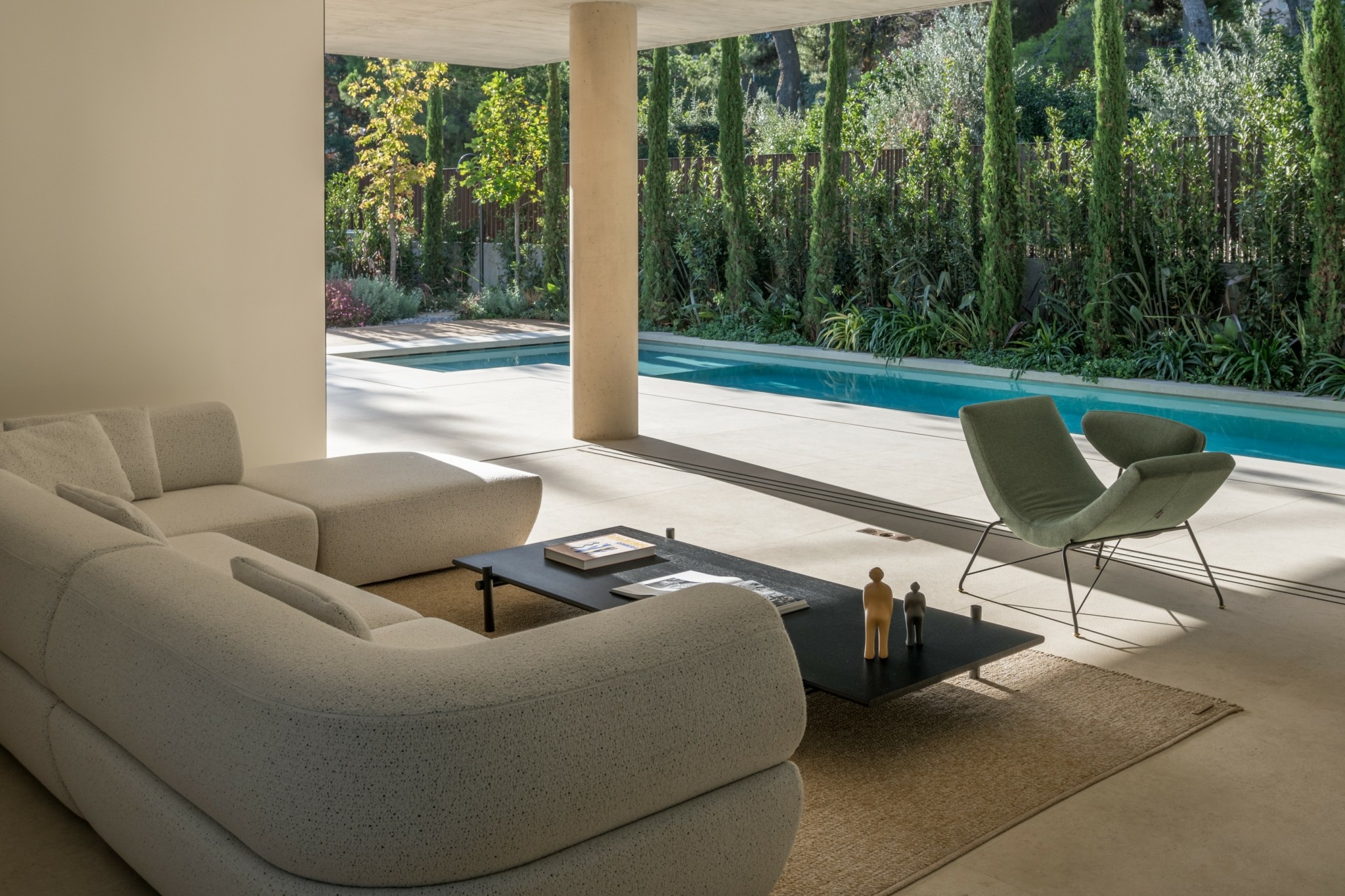 Διόνυσος: Μια νέα εντυπωσιακή κατοικία-καταφύγιο μέσα στο πευκοδάσος