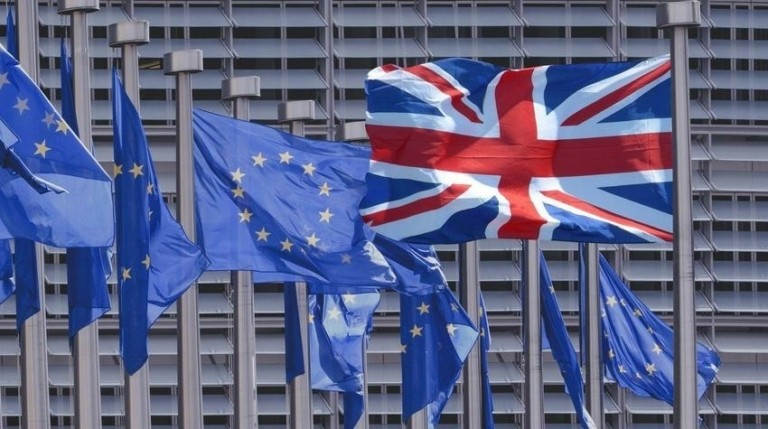 Η αριστερή στροφή τής μετά – Brexit Βρετανίας, η ακροδεξιά στην Ευρώπη και το εκκρεμές του Φουκώ