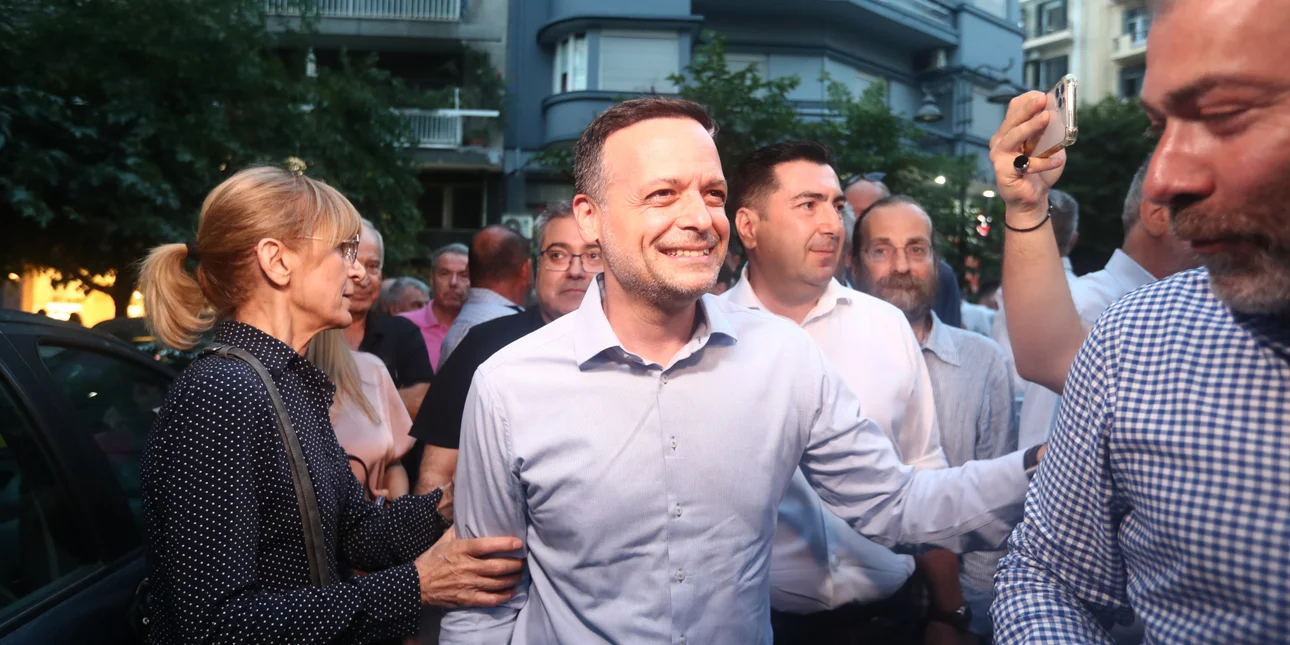 ΠΑΣΟΚ: Ξεκινούν περιοδείες oι υποψήφιοι αρχηγοί – Πρεμιέρα Δούκα χθες στη Θεσσαλονίκη