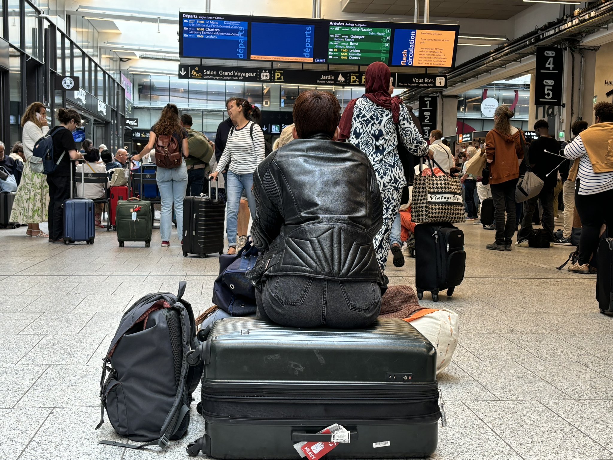 Εκτός λειτουργίας το 25% των δρομολογίων Λοδίνο – Παρίσι μετά το σαμποτάζ στο σιδηροδρομικό δίκτυο