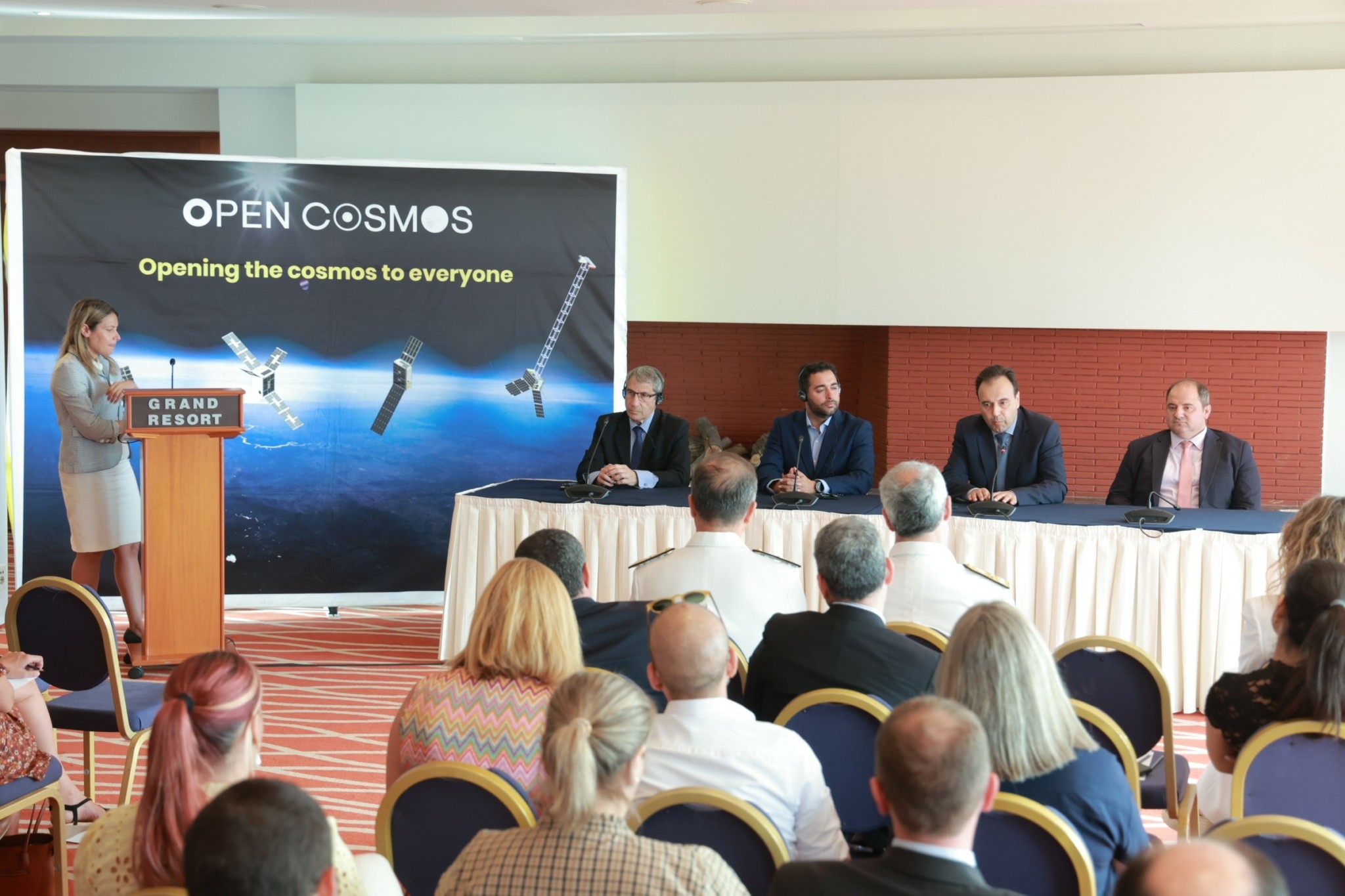 Η Ελλάδα αποκτά 7 μικροδορυφόρους παρατήρησης γης μέσα στο 2026