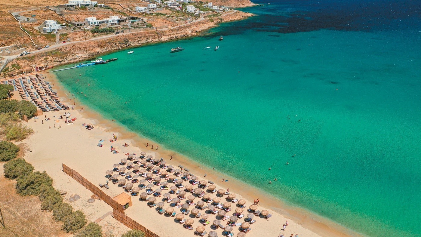 Τα κόλπα με τις δημοπρασίες για τις παραλίες: Τα επιχειρηματικά παιχνίδια με τους «αχυρανθρώπους» (pics)