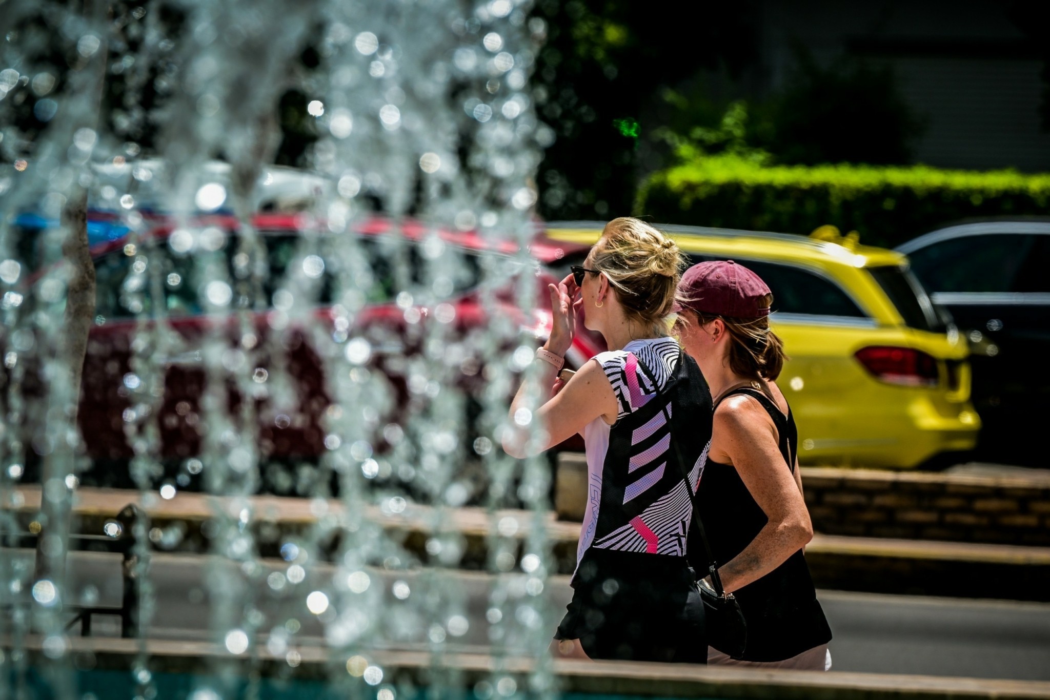 Αυξάνονται οι καύσωνες στην Ελλάδα: Η ανάγκη για πολεοδομικές και εργασιακές μεταρρυθμίσεις