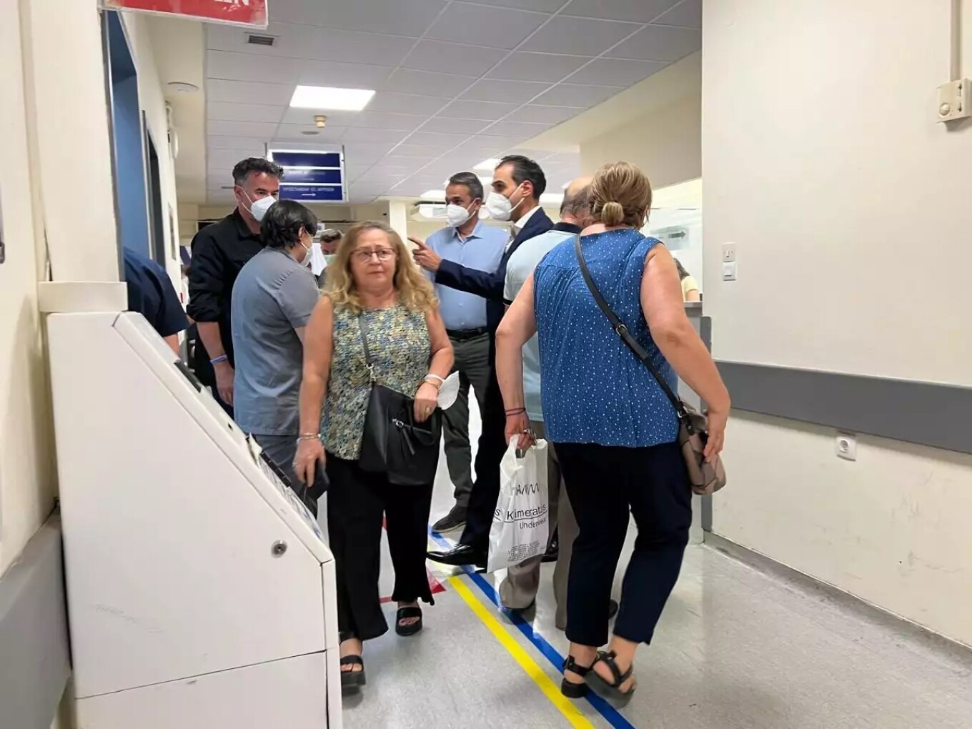 Μητσοτάκης: Αιφνιδιαστική επίσκεψη στο Λαϊκό Νοσοκομείο 