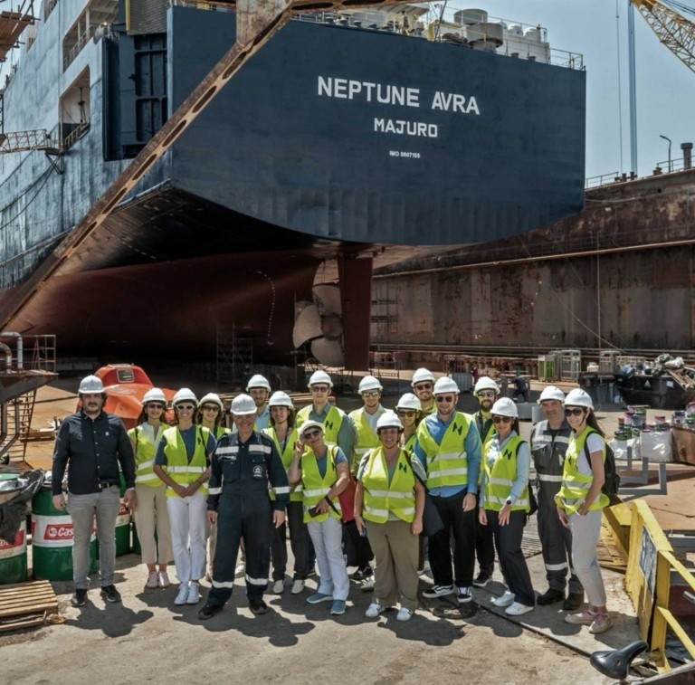 Στα ναυπηγεία της Ελευσίνας το Neptune Avra της Μελίνας Τραυλού (pics)