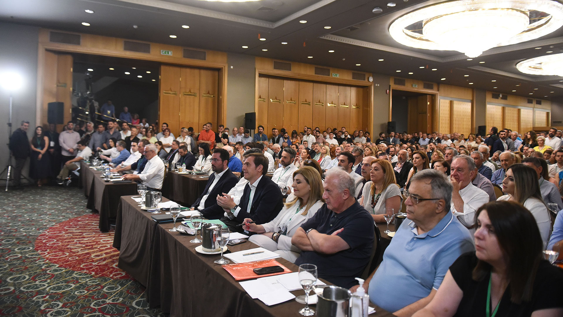 ΠΑΣΟΚ: «Κλειδώνουν» πρόσωπα και σταθμοί προς την εκλογή ηγεσίας