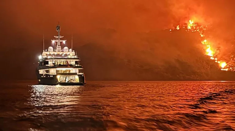 Τα μυστήρια της Yδρας: KGB, πετρέλαια και κροτίδες στην παραλία (pics)