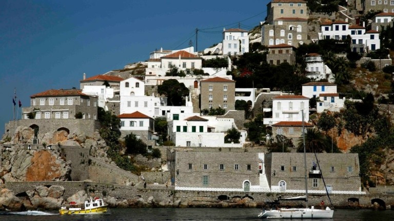 Σε άνοδο η αγορά κατοικίας στα νησιά κοντά στην Αθήνα