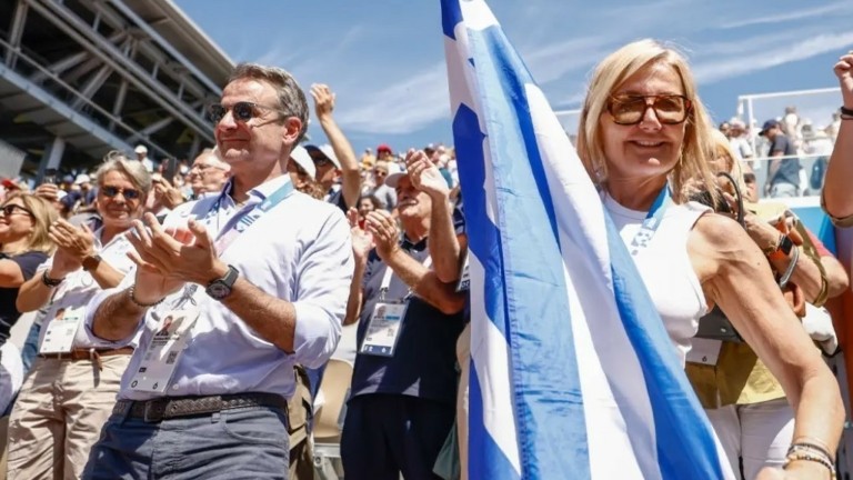 Παρίσι 2024: Στους αγώνες των Τσιτσιπά και Σάκκαρη ο Κυριάκος Μητσοτάκης