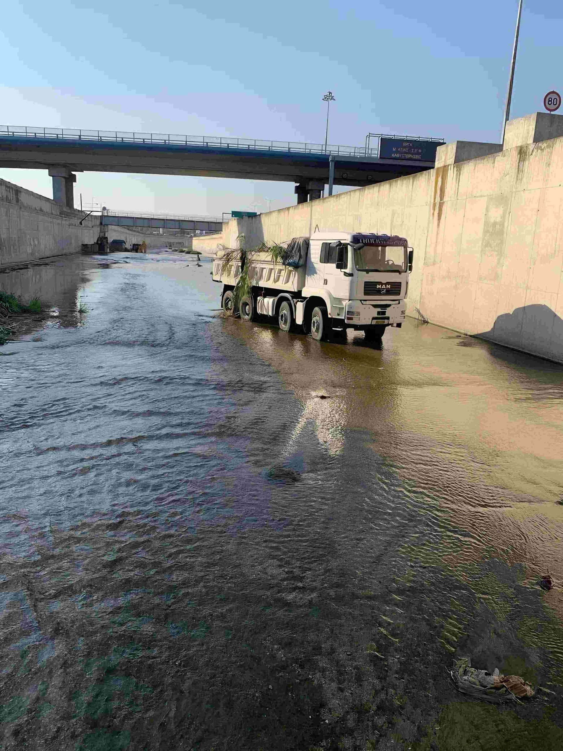Χαρδαλιάς: Πρώτη φορά μετά από δεκαετίες η Περιφέρεια καθαρίζει όλα τα υπόγεια τμήματα του Κηφισού (pics)