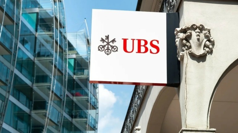UBS: Συστήνει υπομονή και επενδυτική ευελιξία εν μέσω γεωπολιτικών εντάσεων