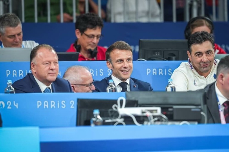 Τέλος στην «Ολυμπιακή εκεχειρία» για τη Γαλλία – Το πολιτικό αδιέξοδο επιστρέφει