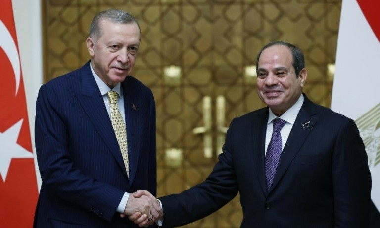 Σε τροχιά επαναπροσέγγισης Τουρκία και Αίγυπτος – Η επίσκεψη αλ Σίσι και οι στόχοι του Ερντογάν