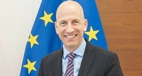 Κόχερ (ΕΚΤ): Απορρίπτει τη «μικροδιαχείριση» στον στόχο του 2% – Προειδοποίηση για φούσκα AI στις ΗΠΑ | Ειδήσεις για την Οικονομία