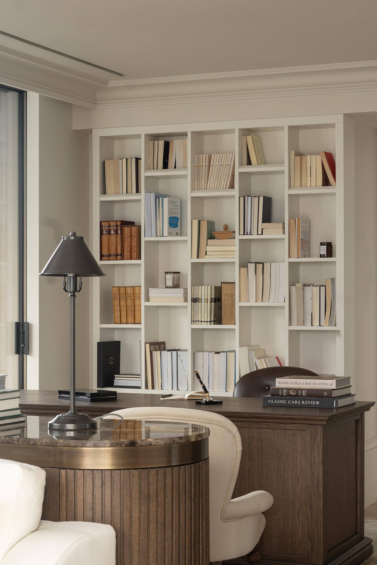 Furniture Gallery: Πώς μια εταιρεία στο Μοσχάτο άλλαξε τα δεδομένα στο design επίπλων