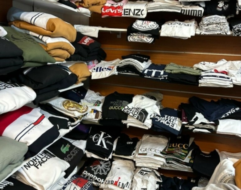 Κέρκυρα: Δύο συλλήψεις, πρόστιμα €165.250 και καταστροφή 22.925 «μαϊμού» προϊόντων