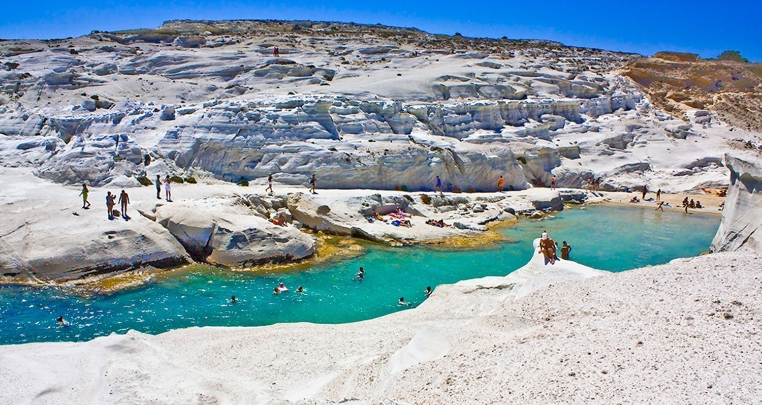 Μήλος: Τα διεθνή ΜΜΕ εξυμνούν τις ομορφιές της