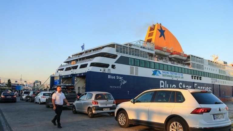 Συνεχίζονται οι συζητήσεις για τη μείωση του ΦΠΑ στα IX στο 13% από το 2025