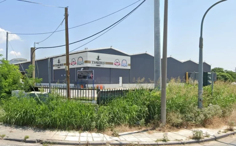 Θεσσαλονίκη: Ανάληψη ευθύνης για τον εμπρησμό που κατέστρεψε ολοσχερώς το εργοστάσιο Tsakiris Family
