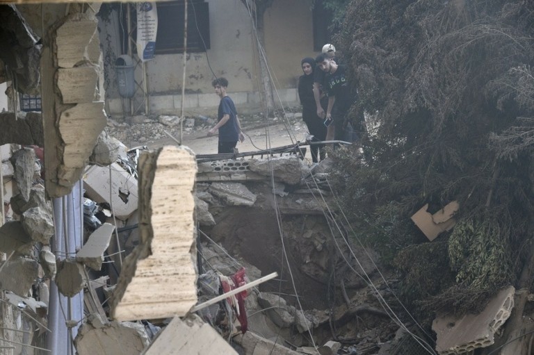 Λίβανος: Το Ισραήλ συνεχίζει το σφυροκόπημα τη Χεζμπολάχ – Ακόμα 20 αξιωματούχοι σκοτώθηκαν μαζί με τον Νασράλα