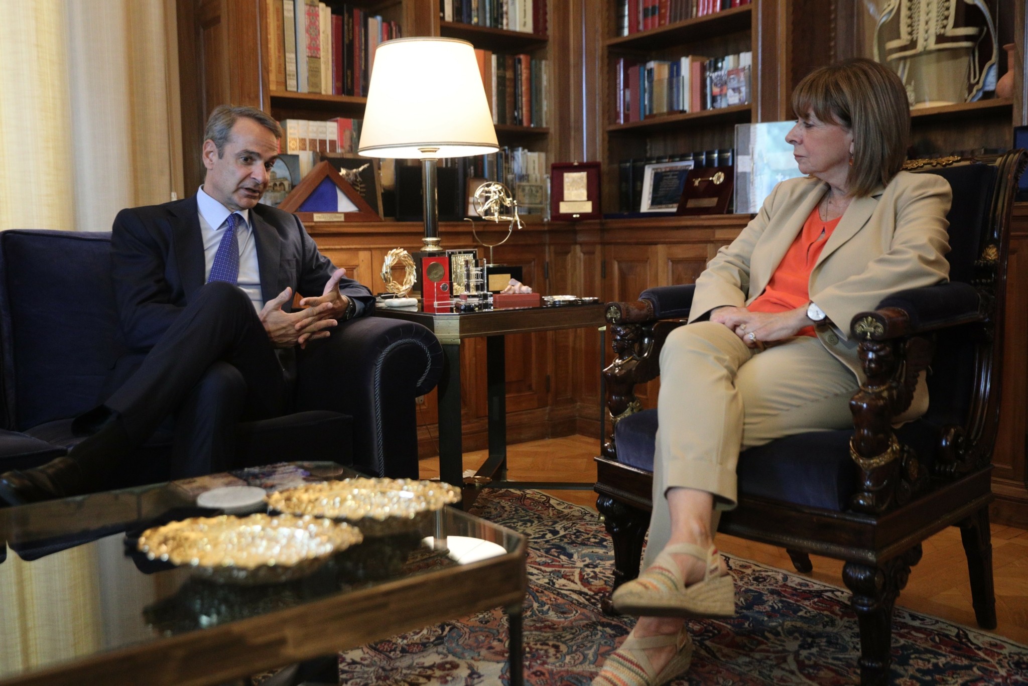 Μητσοτάκης σε Σακελλαροπούλου: Αξιοποιούμε πόρους από το ταμείο ανάκαμψης