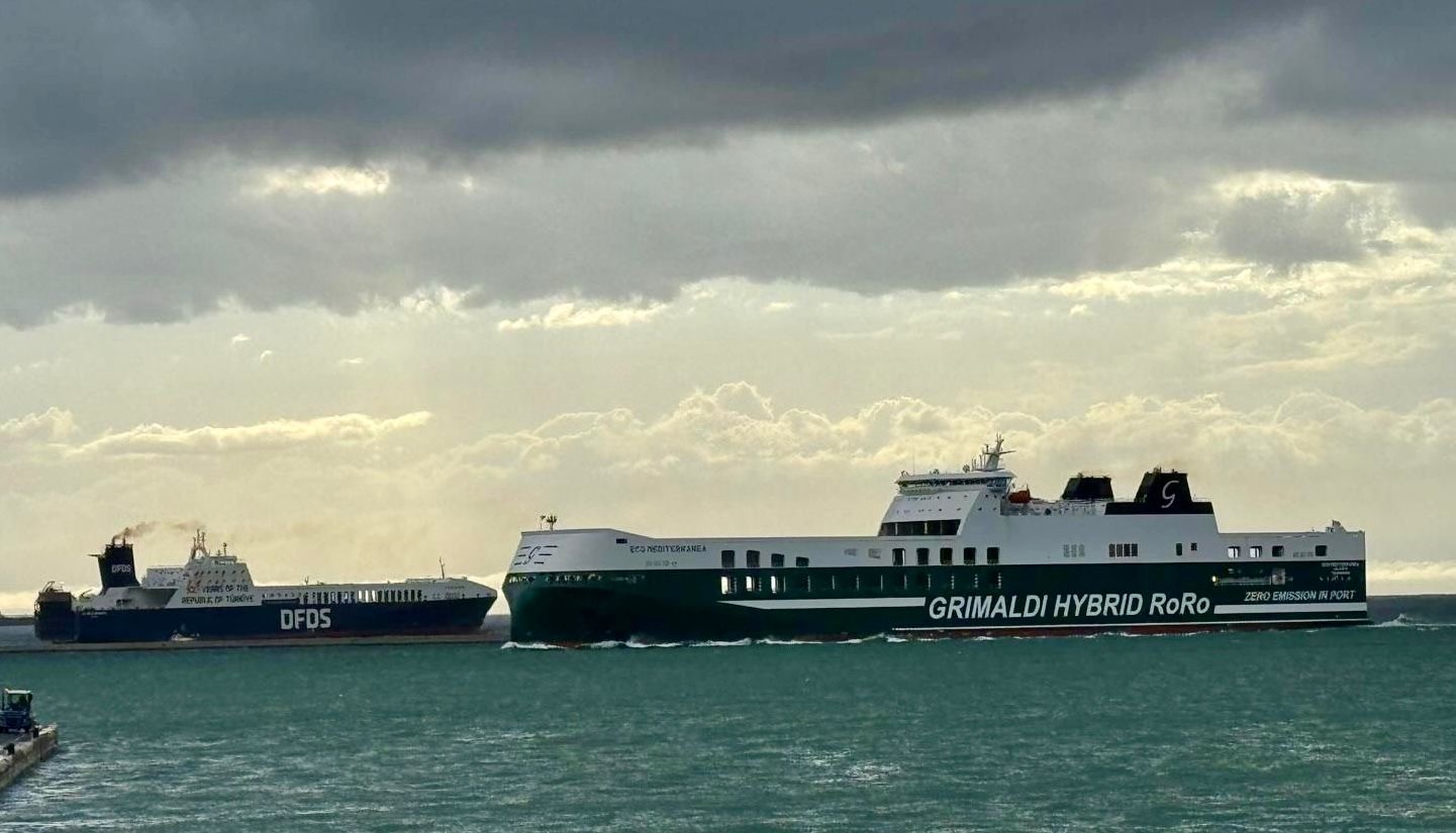 Όμιλος Γκριμάλντι: Ξεκίνησαν τα εμπορικά δρομολόγια Τεργέστη-Κωνσταντινούπολη (pics + vid)
