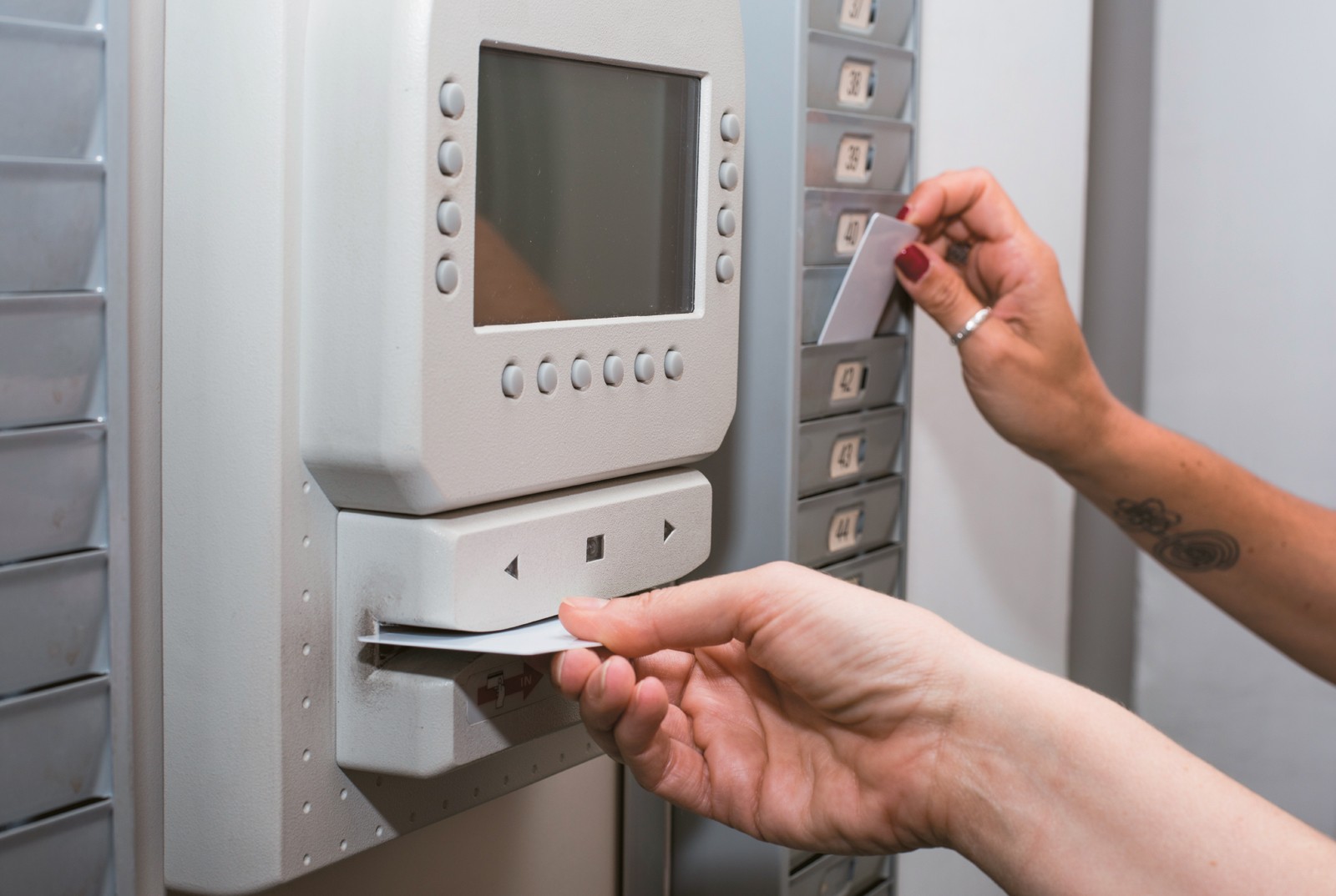 Ψηφιακή κάρτα εργασίας: Αναμορφώνεται το πλαίσιο εφαρμογής της