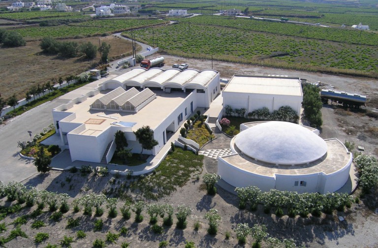 Κτήμα Άλφα: Απέκτησε το Οινοποιείο Μπουτάρη στη Σαντορίνη απ’ την Premia Properties