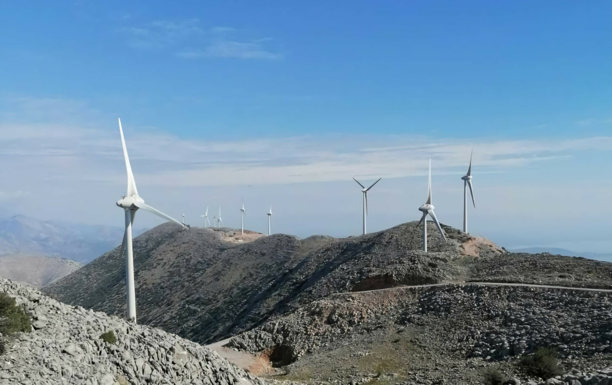 Η ανακοίνωση της ΔΕΗ για τη συμφωνία με τους ομίλους Κοπελούζου & Σαμαρά