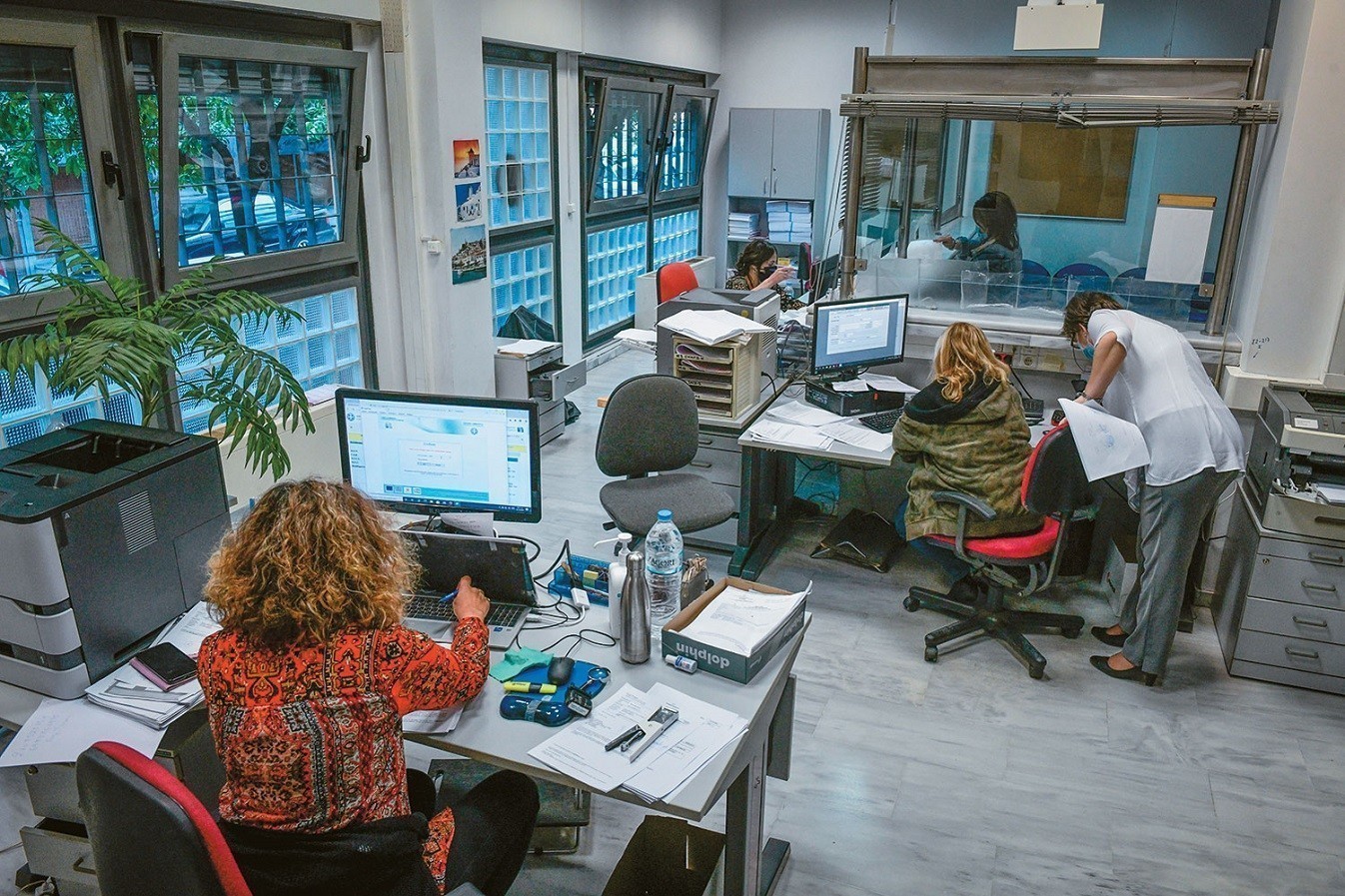 Μπόνους: Δύο μισθοί σε 30.000 υπαλλήλους Δημοσίου και ΟΤΑ (pics)