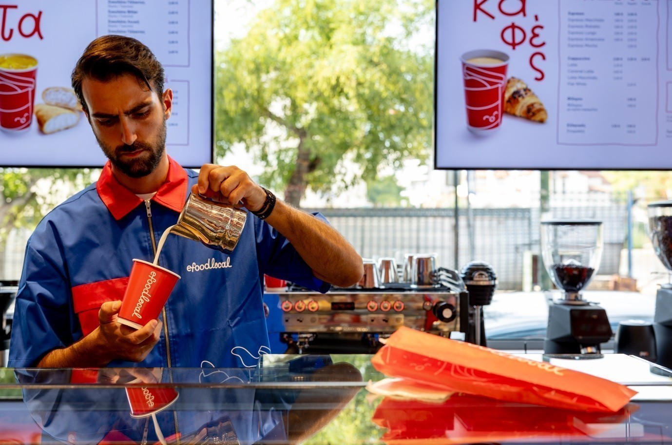 Η efood θέλει να αλλάξει το χάρτη της μικρής λιανικής με το efood local