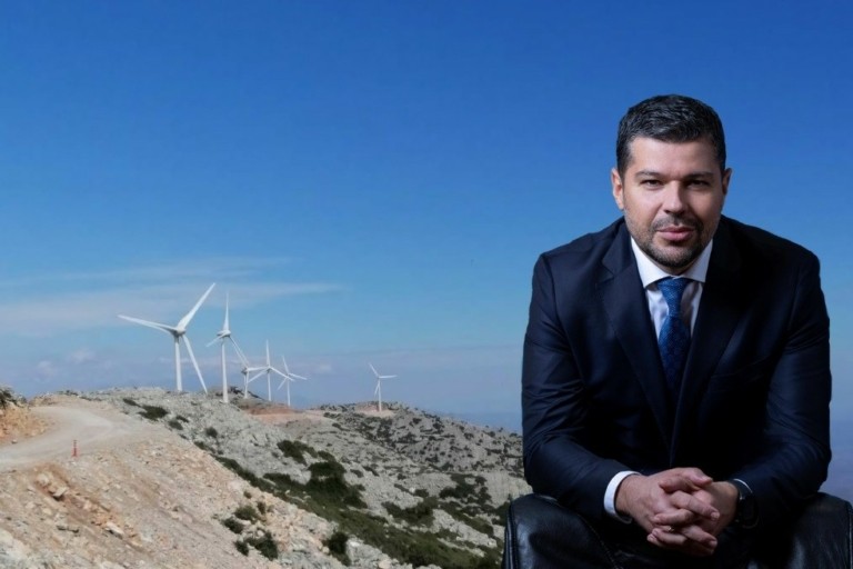 Τι κερδίζει η ΔΕΗ με την εξαγορά χαρτοφυλακίου ΑΠΕ από τους ομίλους Κοπελούζου και Σαμαρά